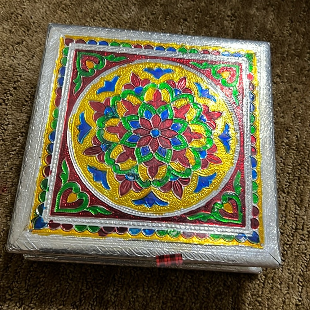 Jewelry box